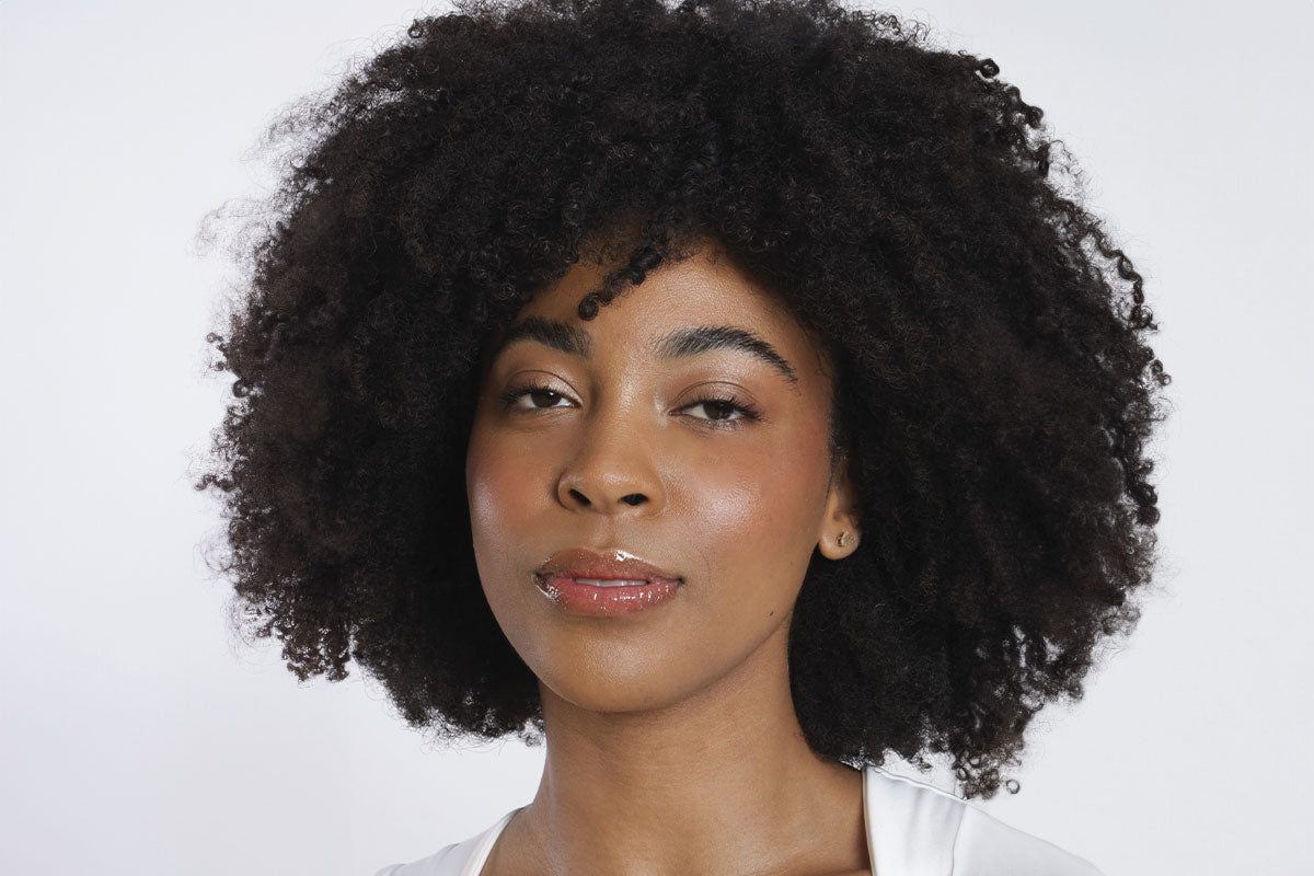 OLHEIRAS NO VERÃO: por que elas aparecem mais e como cuidar delas com leveza